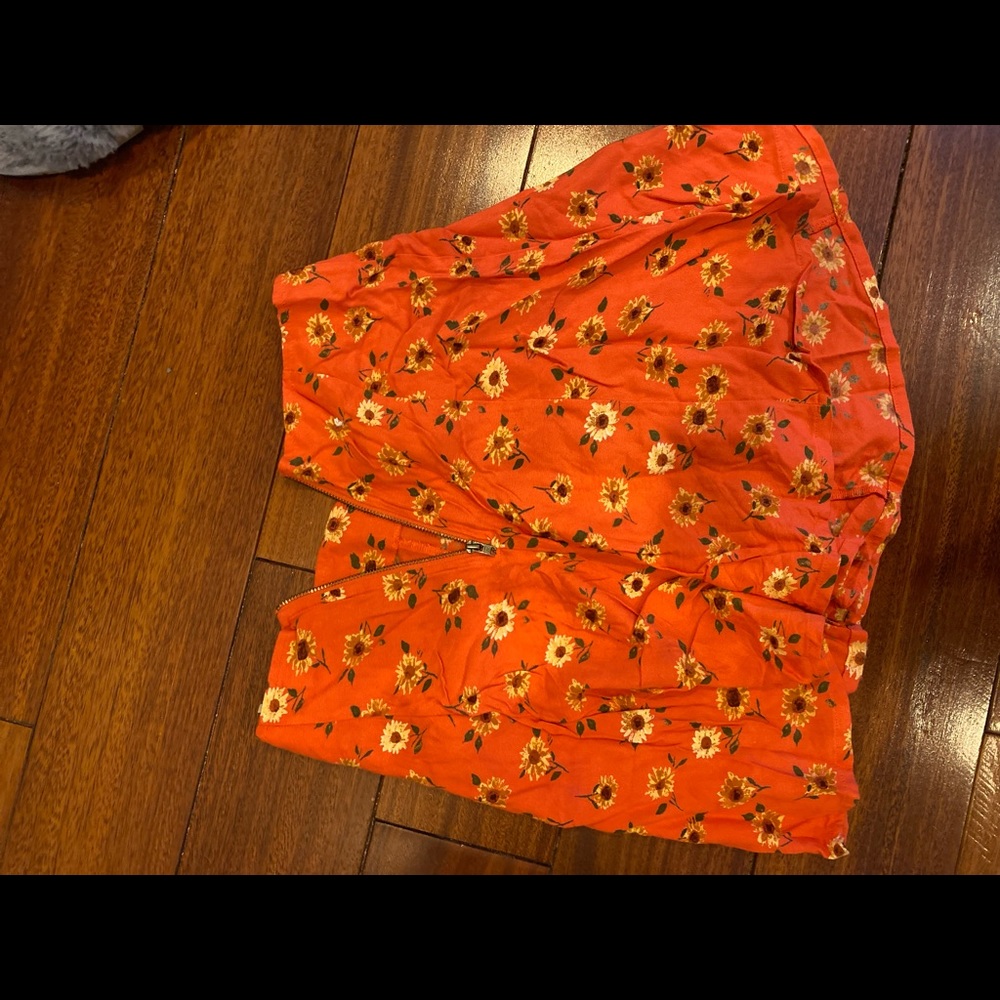Flowy zip up shorts